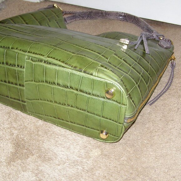 💚🐊 NWOT G.I.L.I. GREEN Croco Embossed Italian Leather Slouchy Wing Hobo - Picture 6 of 16